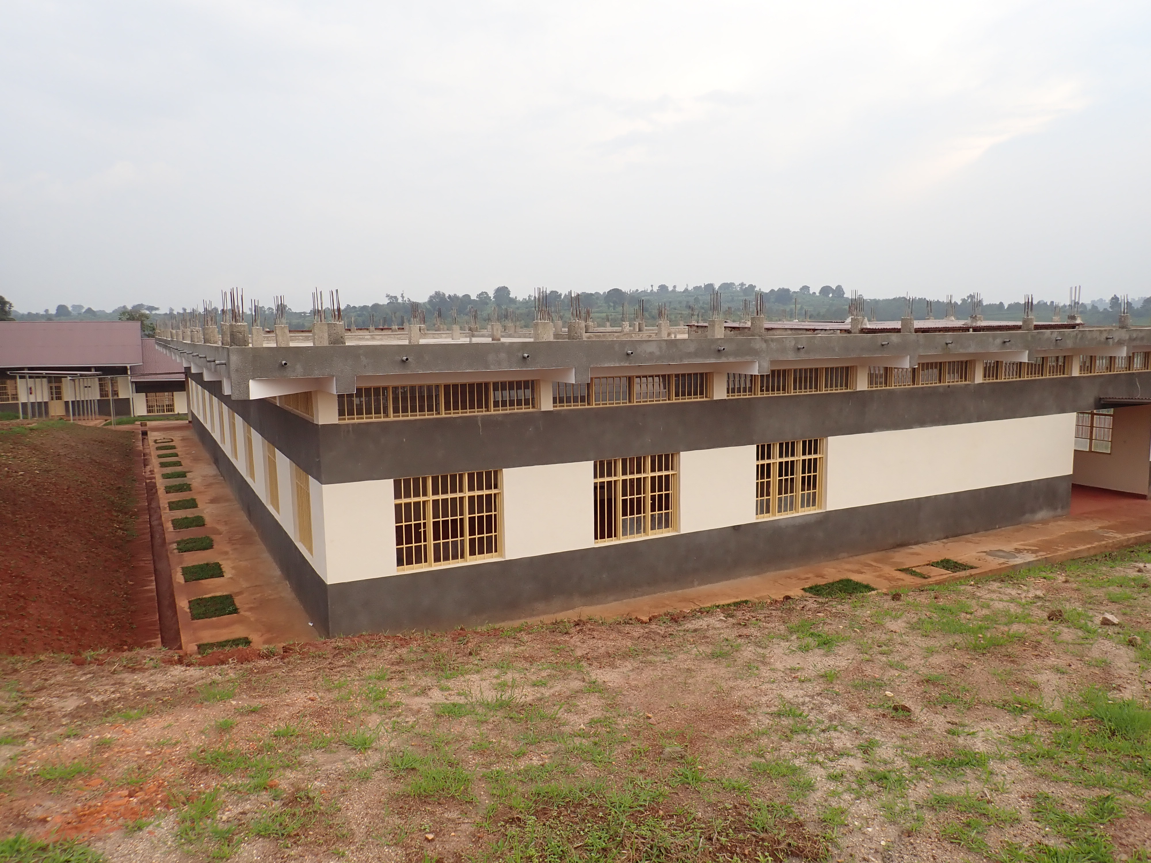 Construction of a middle school and a high school of excellence in Burundi -4
