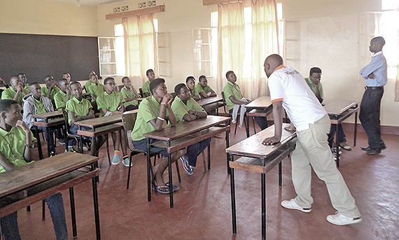 Scolarisation d'Orphelins et Enfants Vulnérables au sein du Collège de Matana-1